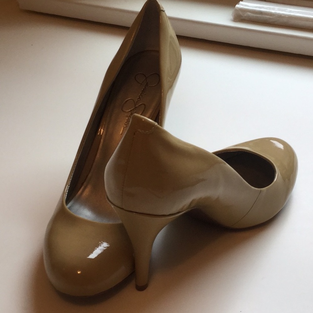 Jessica Simpson Patent Leather High-heeled pump.